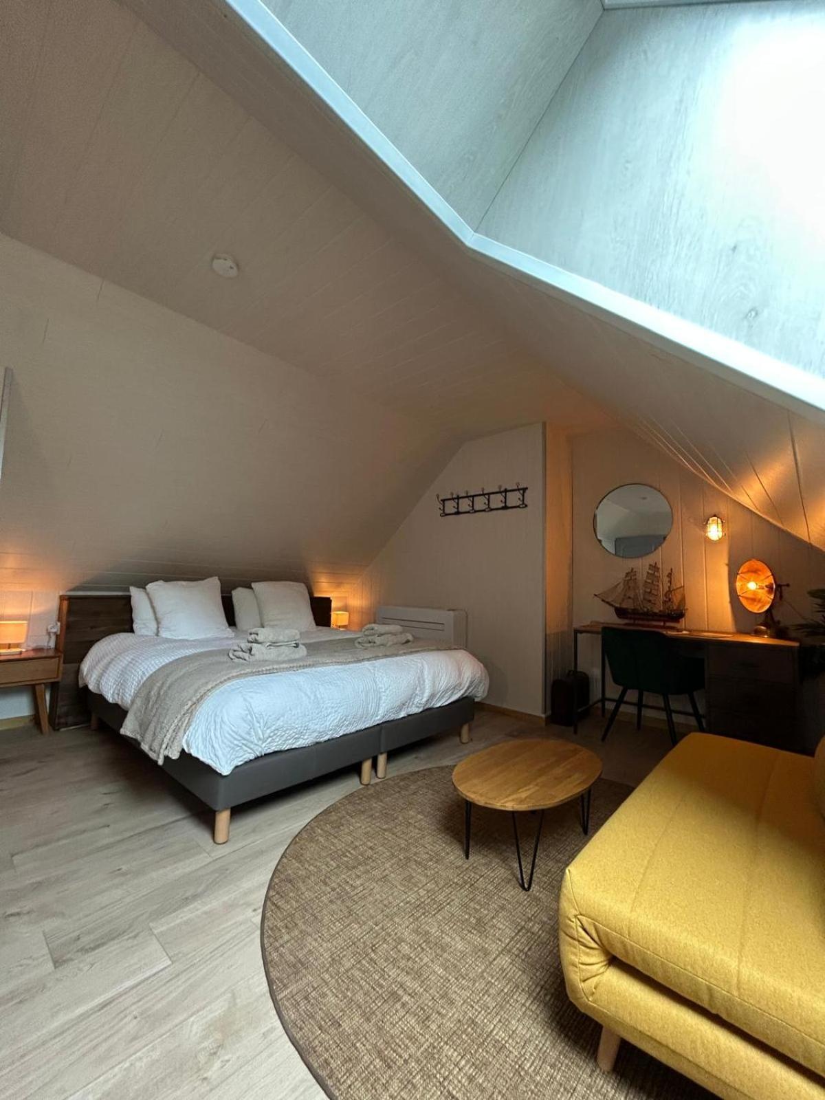 Domaine Kaet Hotel Ratenelle ภายนอก รูปภาพ